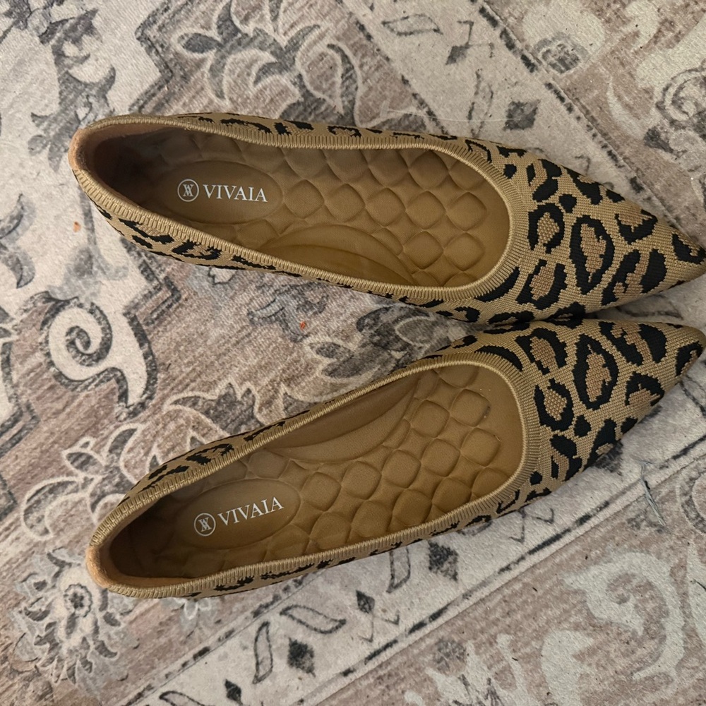 EUC Vivaia Women's Leopard Print wedges size 10